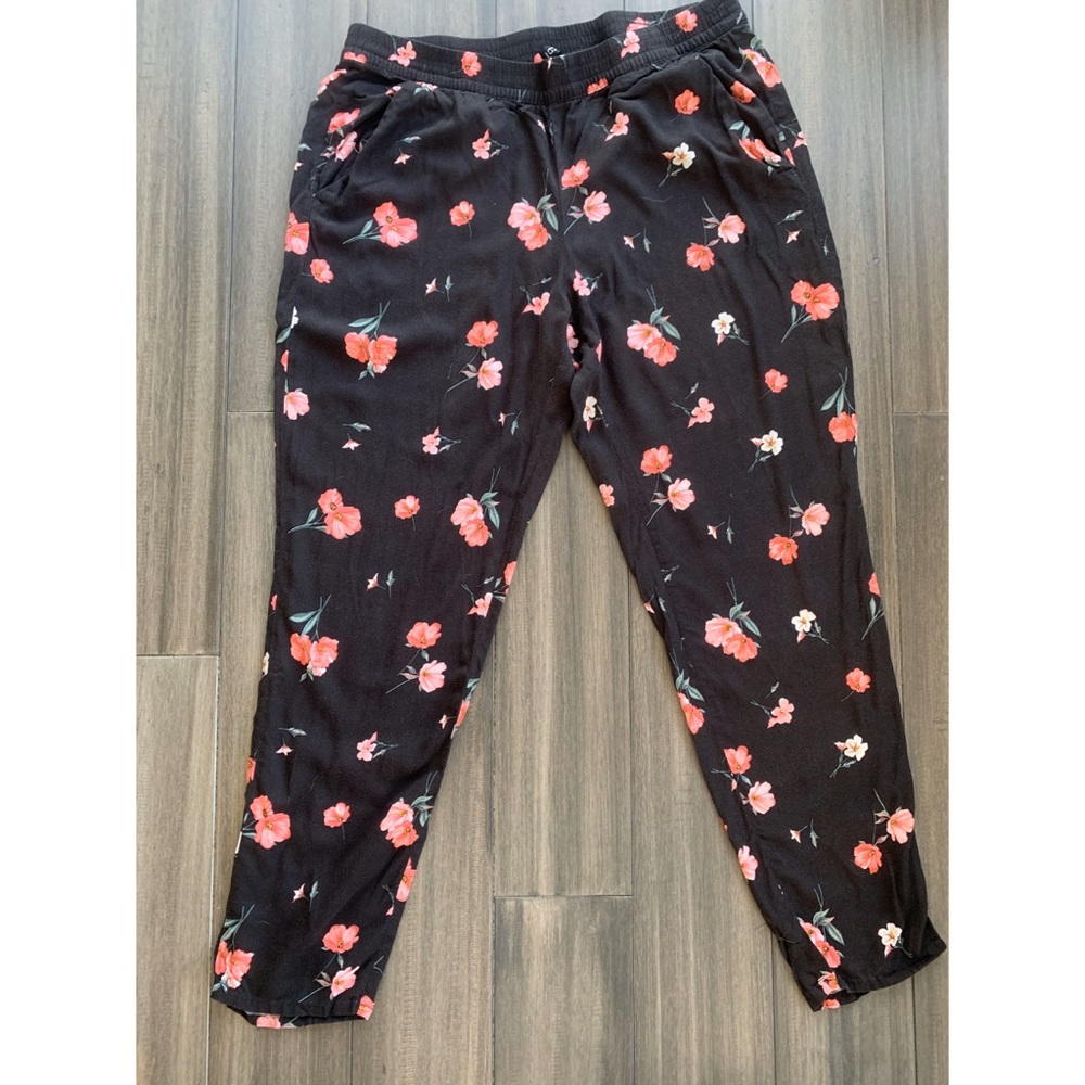 DIVEDED H&M floral joggers